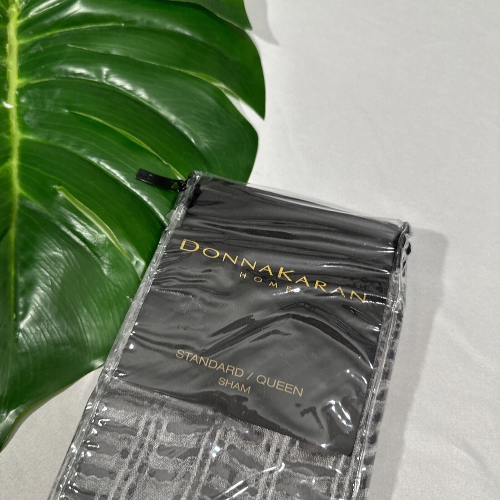 NIB $165 [ 1‎ Standard/Queen Sham ] Donna Karan Vapor Collection Grey - Picture 2 of 13